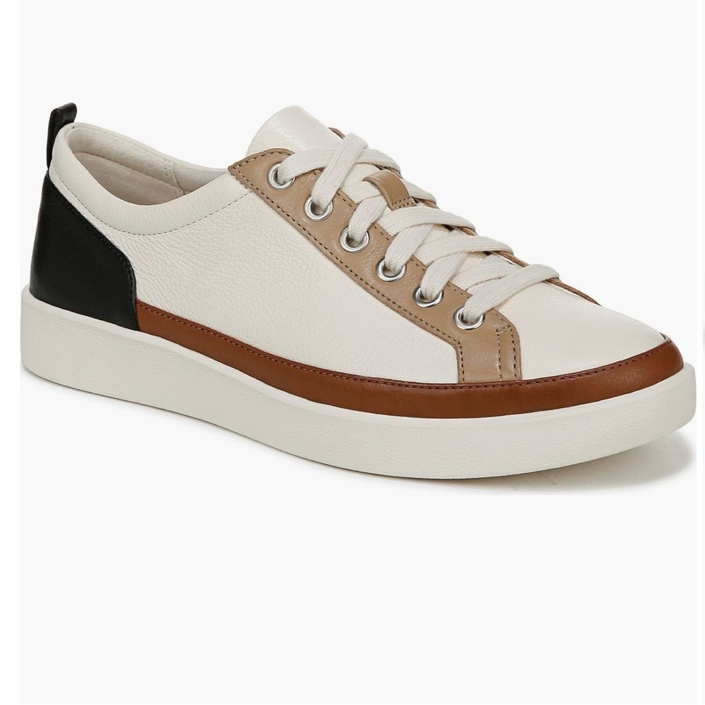 Vionic Winny Low Top Sneaker